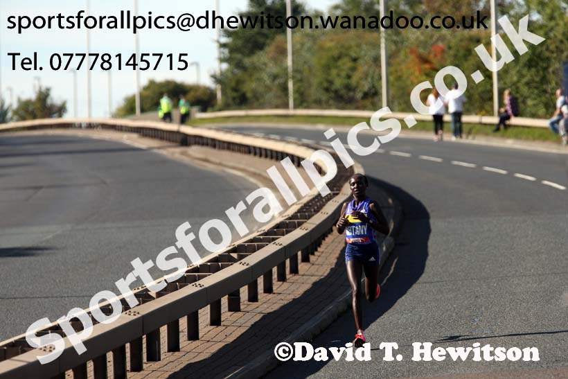 Mary Keitany on her way to winning the womens Morrisons Great North Run. Photo: David T. Hewitson/Sports for All Pics